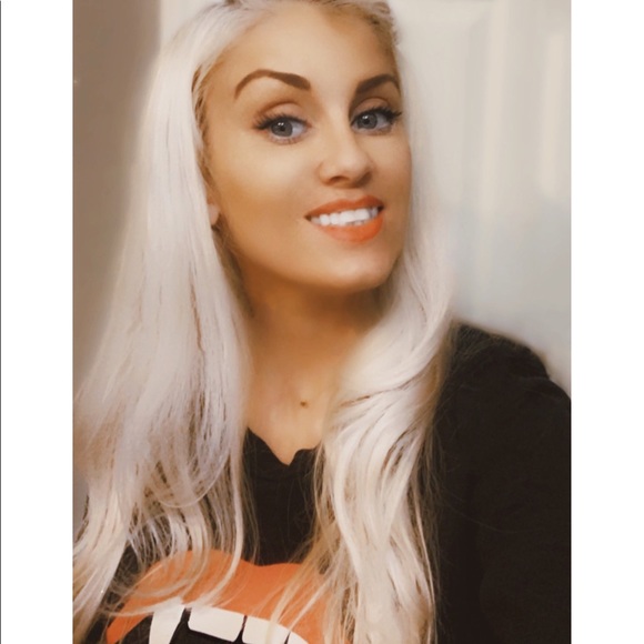 Meet your Posher, April - Picture 3 of 3